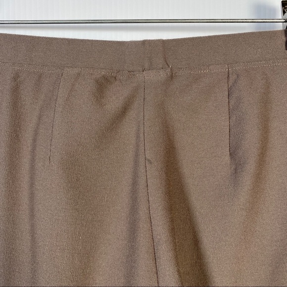 EILEEN FISHER Brownish gray Capris. Elastic waist. Crepe feel fabric. Size PM - Picture 4 of 4